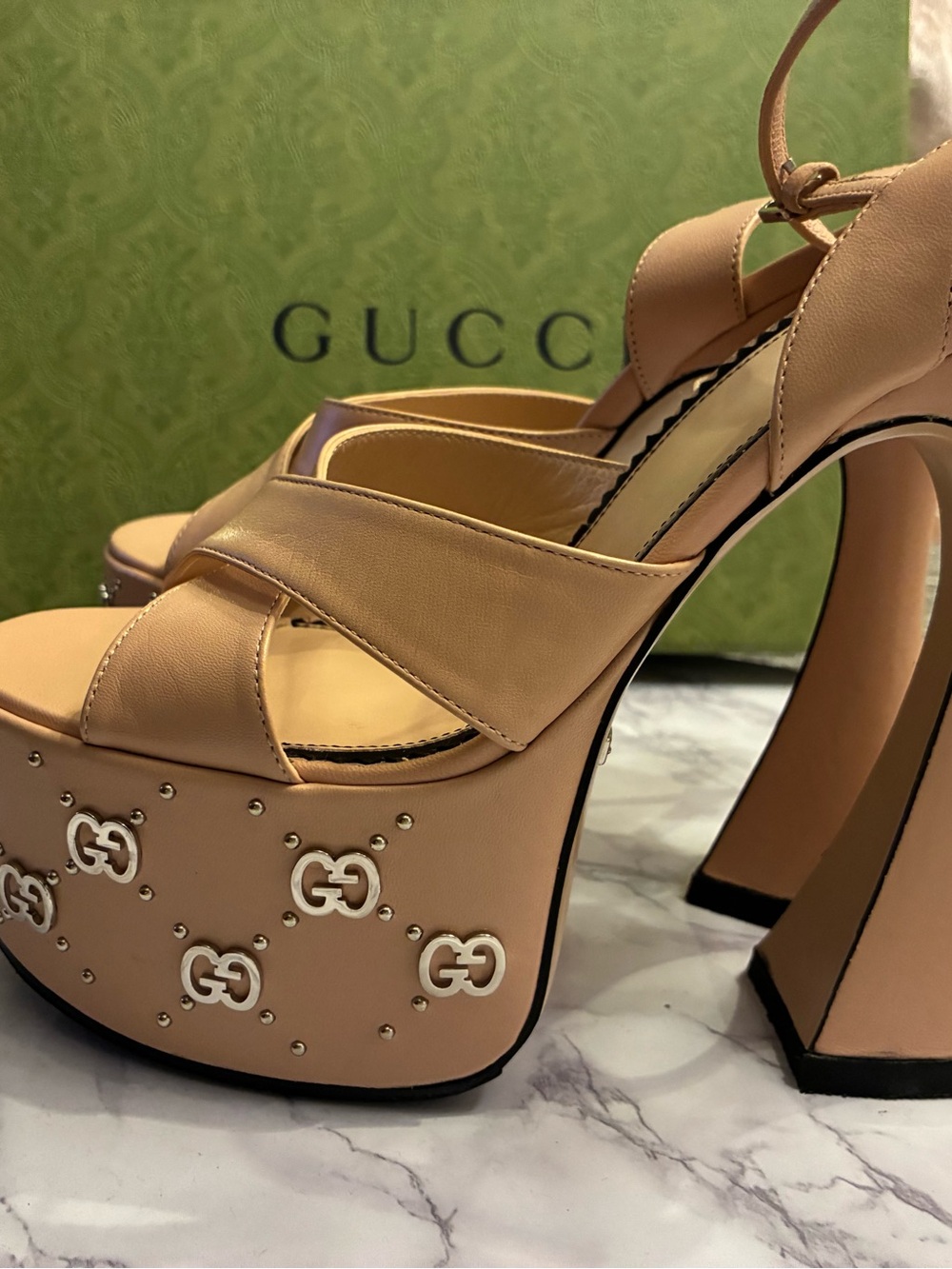 Gucci Pink Nude Leather Platform Sandals with Studded GG Detail. - Picture 4 of 5